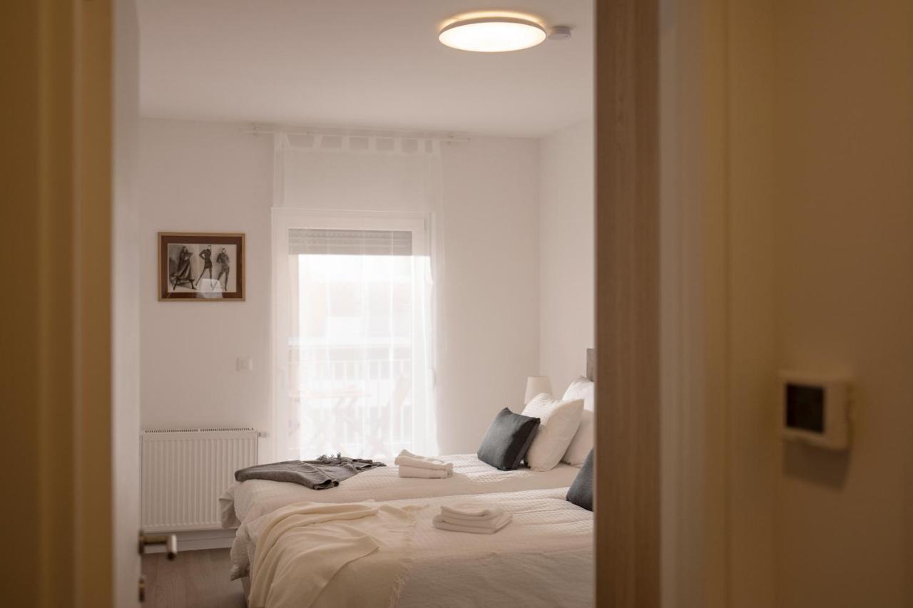 Mannequin: Sea View, Private Parking In The Garage Apartment Rijeka Exterior photo