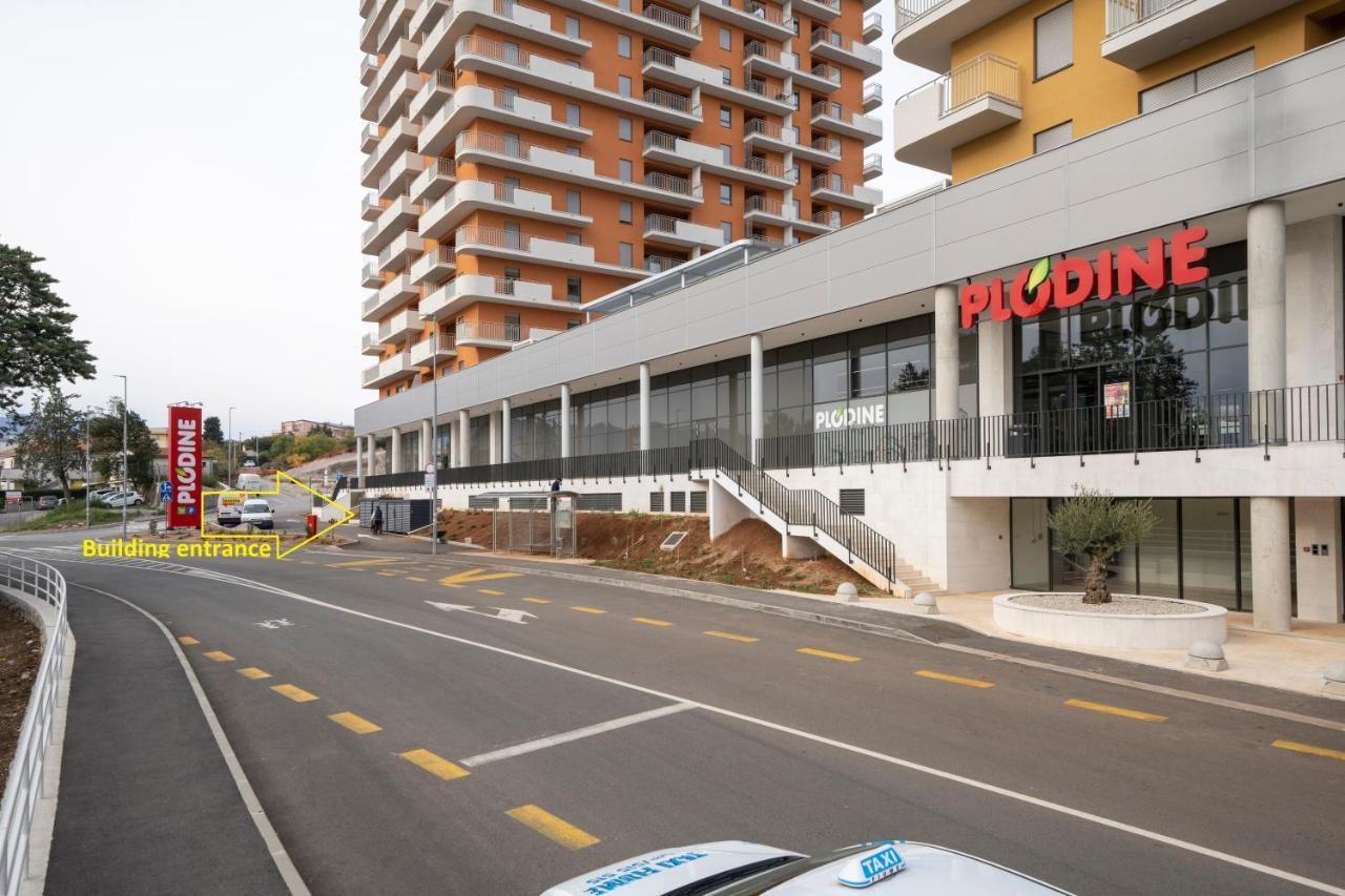 Mannequin: Sea View, Private Parking In The Garage Apartment Rijeka Exterior photo